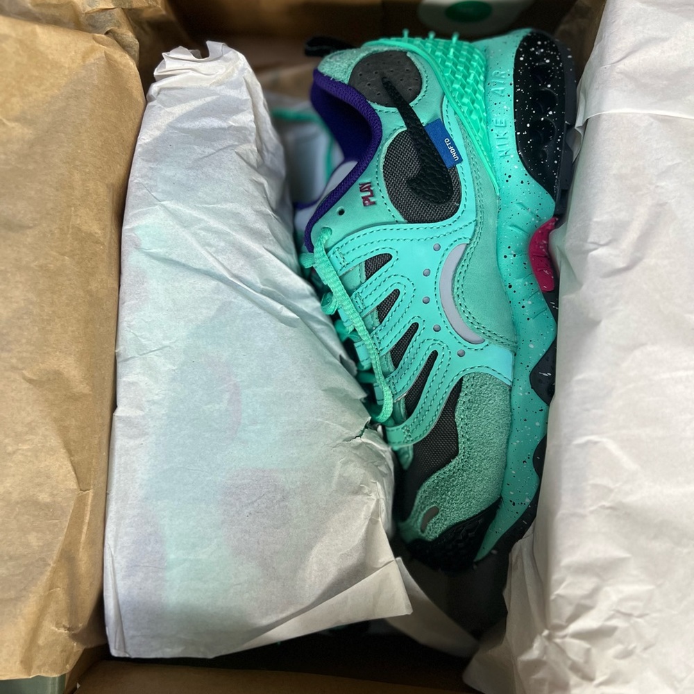 UNDEFEATED X NIKE AIR TERRA HUMARA - LIGHTMENTA/ BLACK